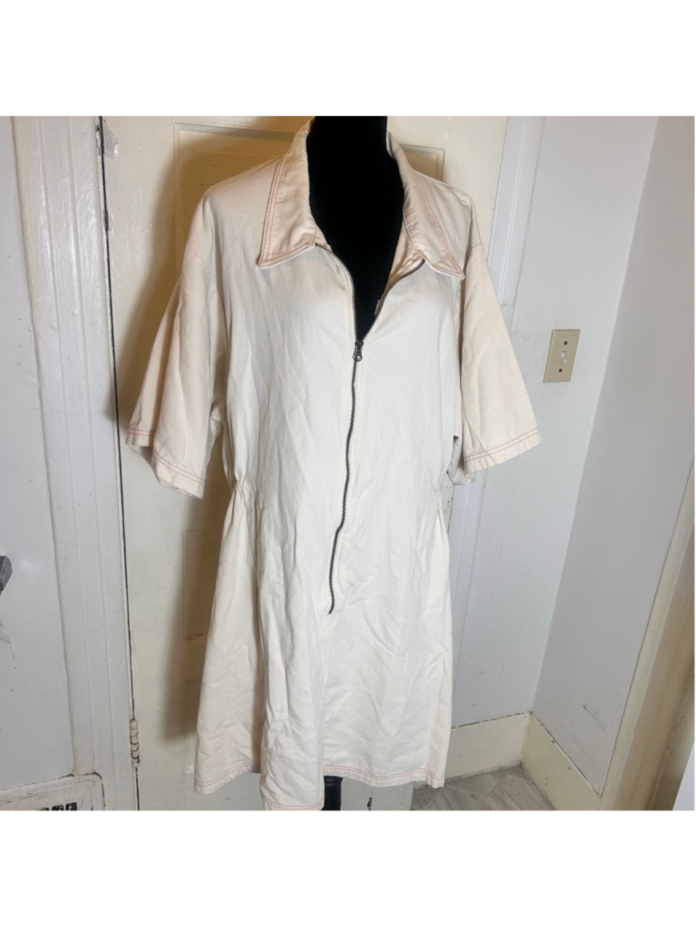 Women's Noble Utility Dress 3X Beige Red Stitching Minimalist Capsule Smocked